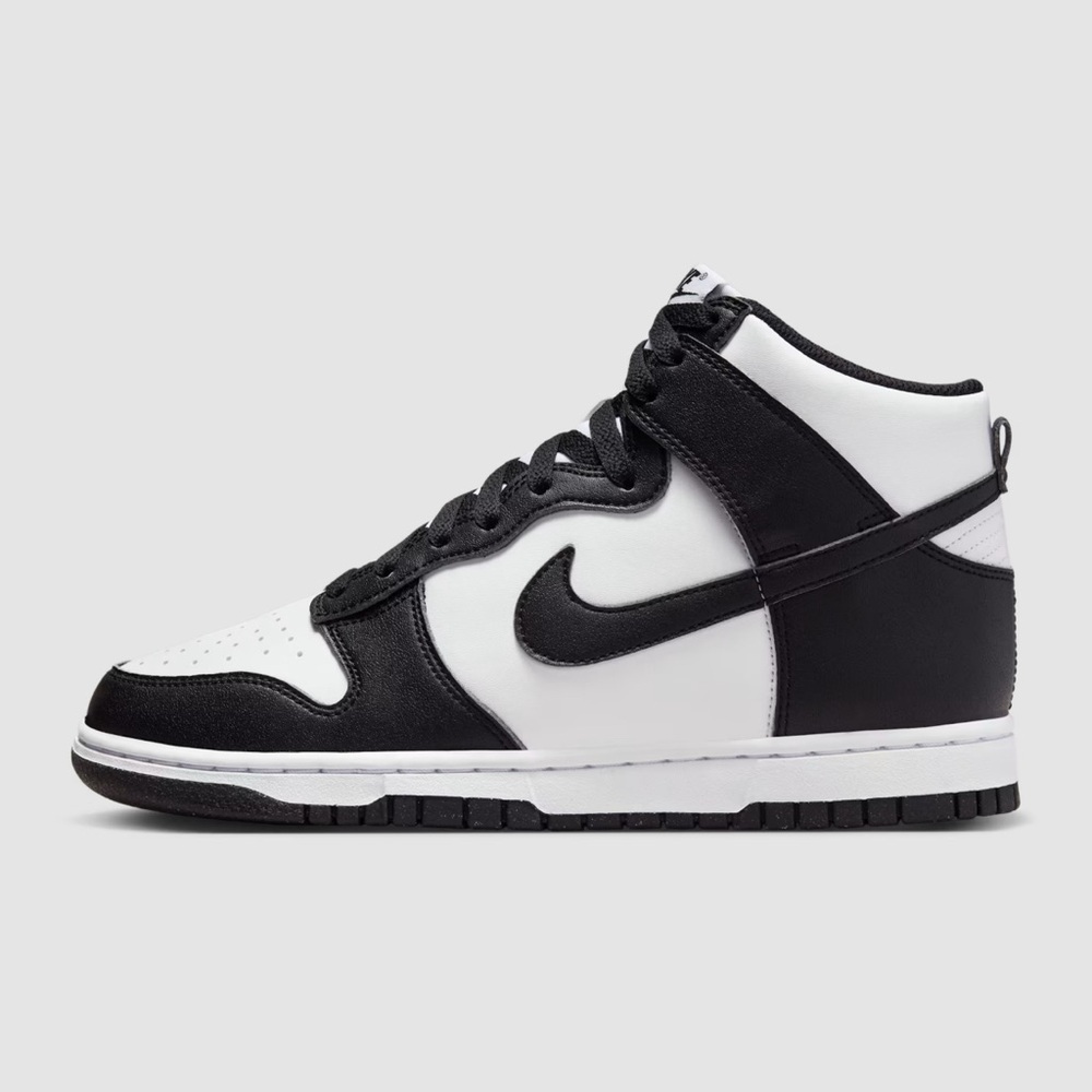 New Nike Women’s Classic Black and White Dunk High-Top Sneakers